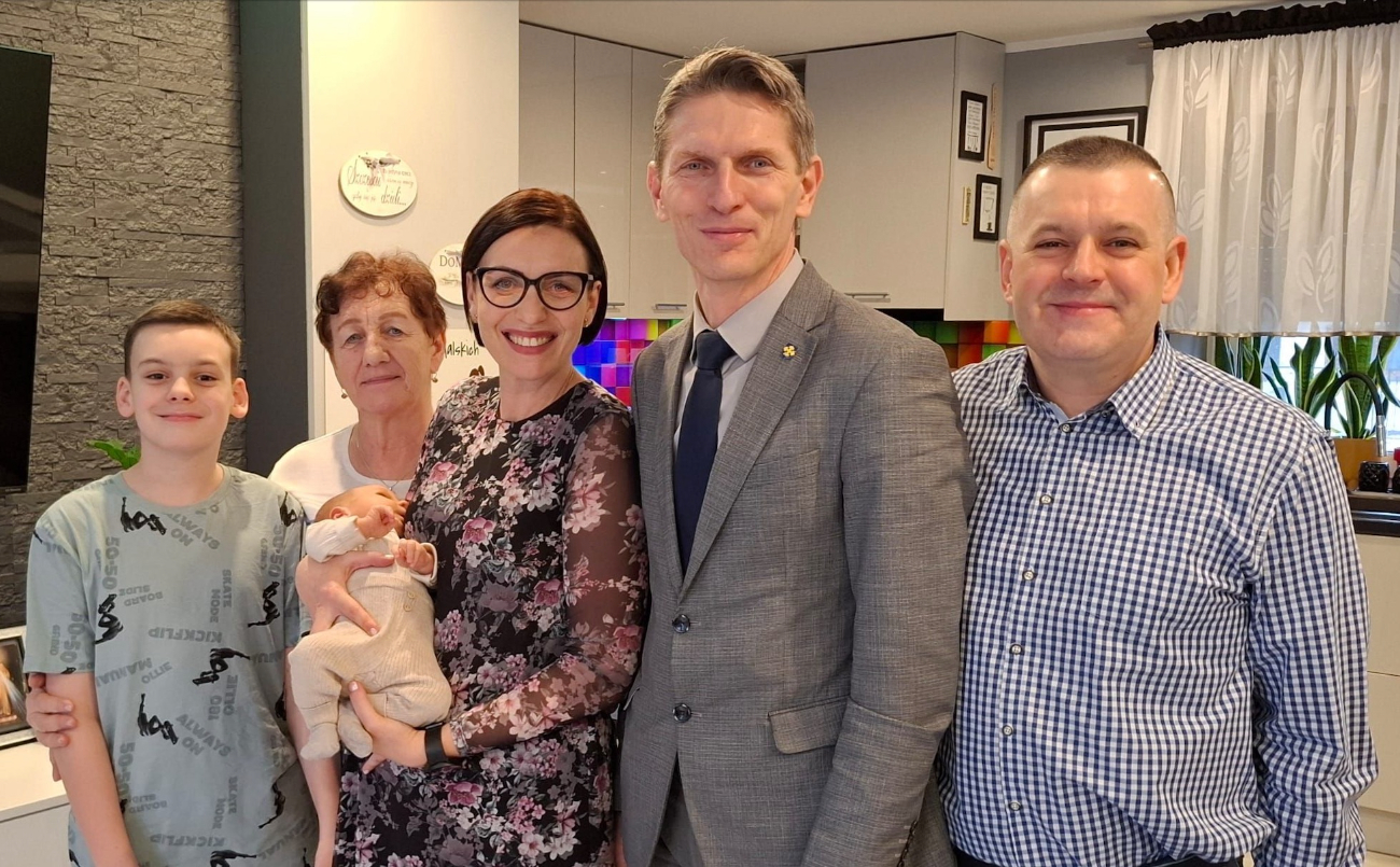Burmistrz odwiedził Antka. To pierwszy Słupczanin urodzony w tym roku