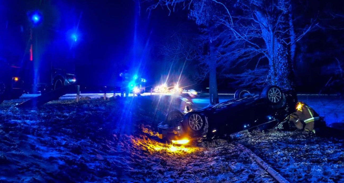 Dachował w Brudzewie