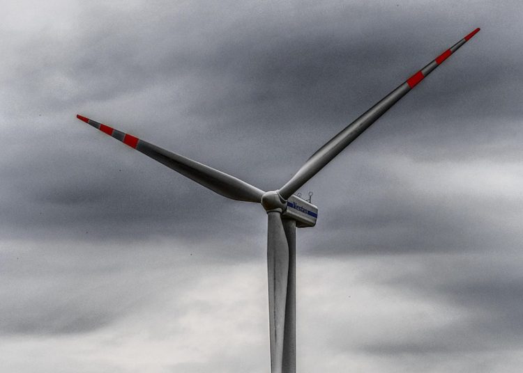 Cała wieś obstawiona wiatrakami? Radna się obawia