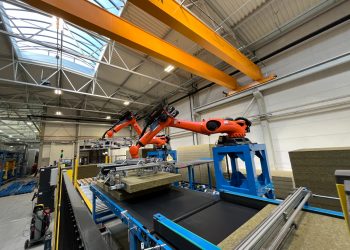 Ekspansja na nowe rynki: Dlaczego Twój model montażu linii produkcyjnych blokuje globalny wzrost?