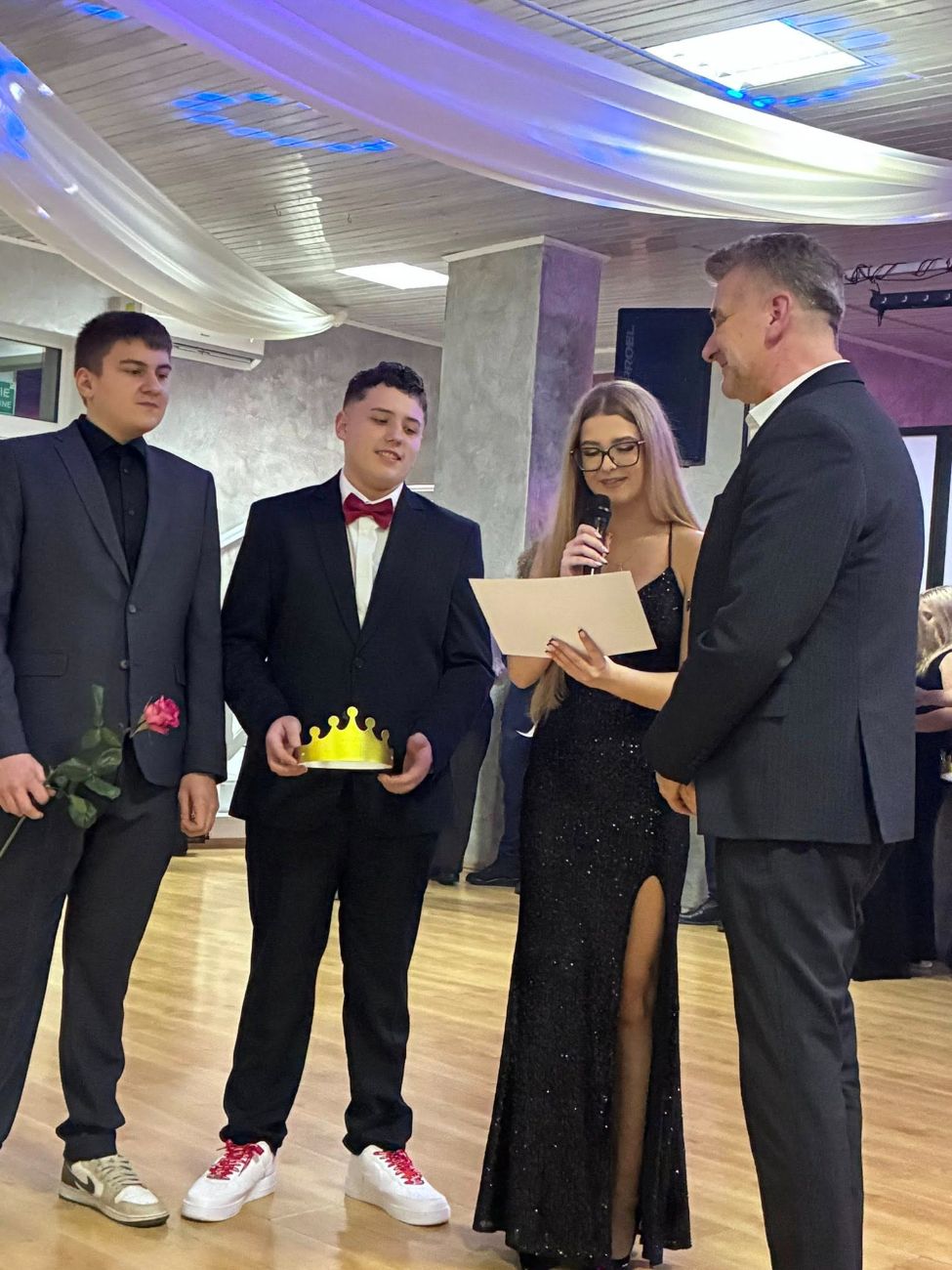 Bal VIII klasy w  Cieninie Kościelnym