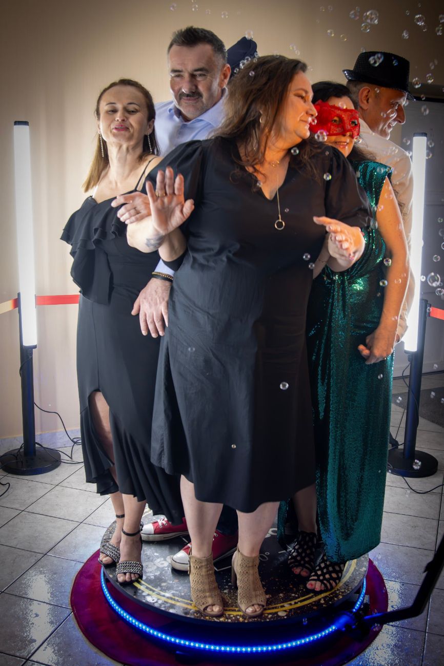 Szkoła zaprosiła na bal. Zobacz zdjęcia