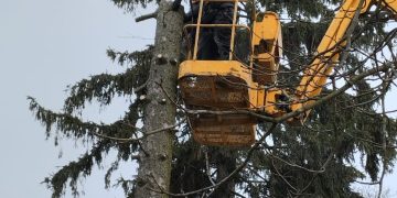 Porządki na cmentarzu w Ciążeniu