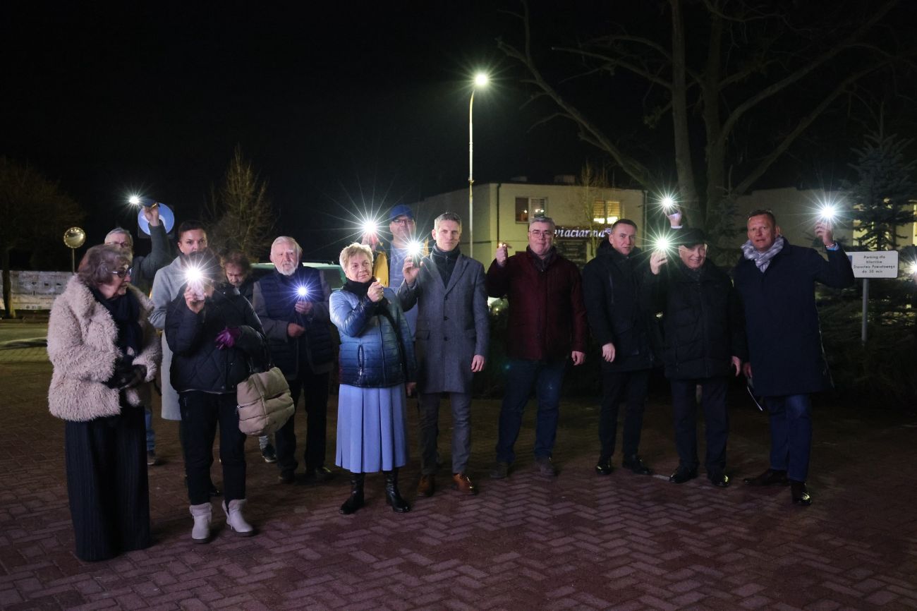 Ukraińska flaga na budynku starostwa