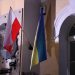 Ukraińska flaga na budynku starostwa