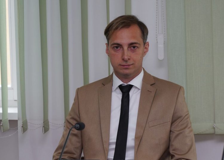 Głosował tak, jak radni PiS. „Nie mogłem zagłosować inaczej”