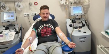 Dzisiaj wrócił z kliniki. Zrobił coś wielkiego