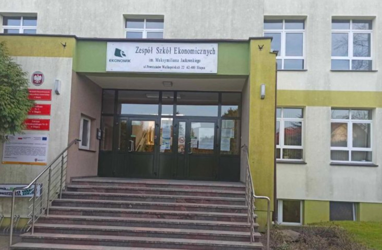 Młodzież jutro zostanie w domu. Lekcje odwołane