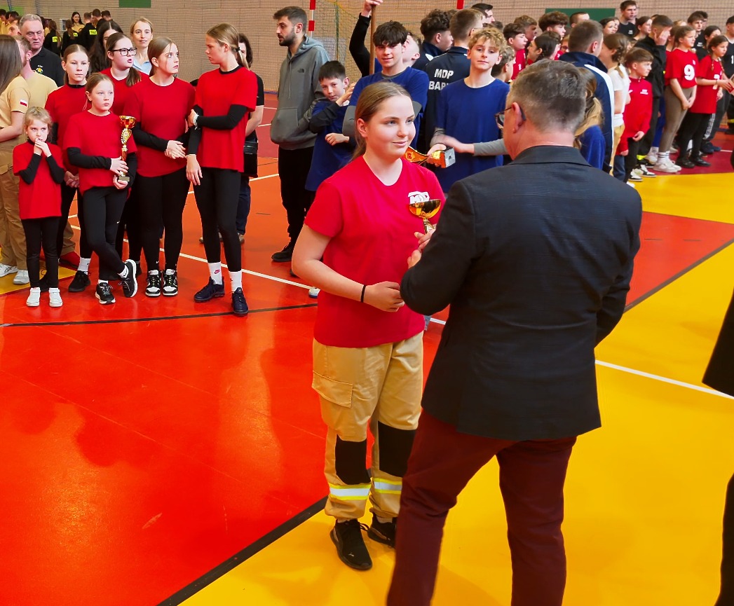 Powiatowe Halowe Młodzieżowe Zawody Sportowo-Pożarnicze – fotorelacja