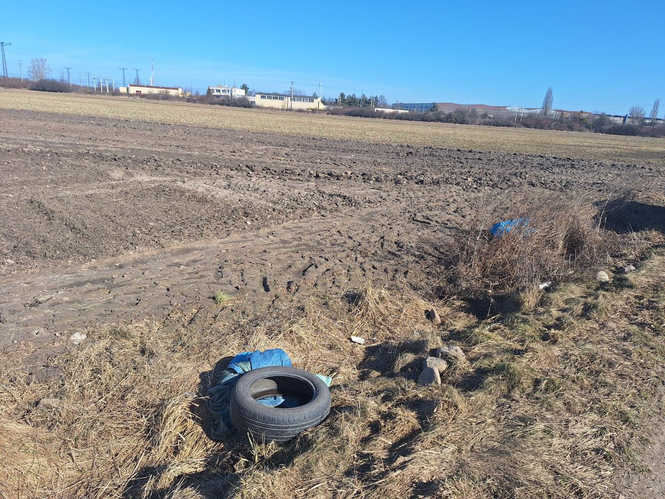 Radny nie przebiera w słowach. „Skoro pofatygowałeś się, śmieciarzu”