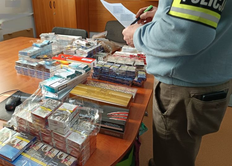 Papierosy bez znaków akcyzy. Kobieta zatrzymana