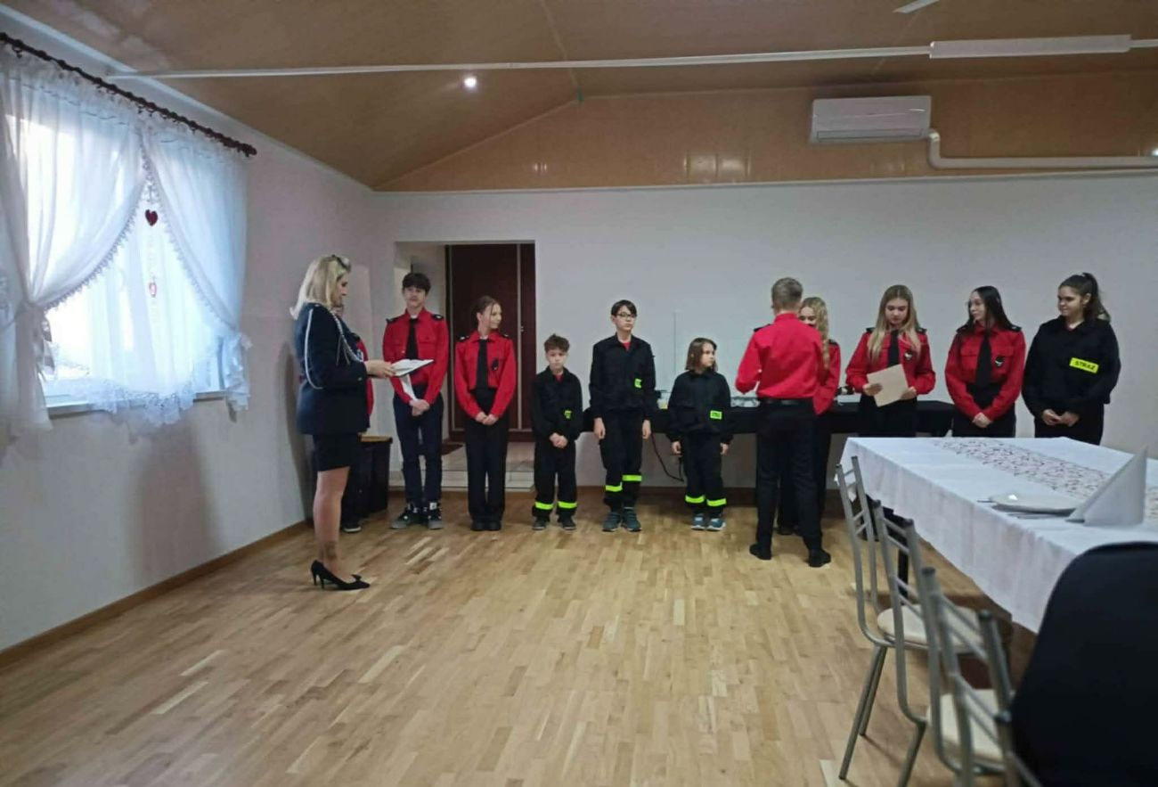 Młodzieżowa Drużyna Pożarnicza w Rozalinie rozwija skrzydła