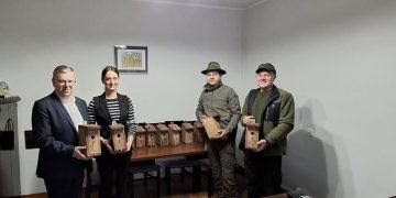 Myśliwi przekazali budki lęgowe