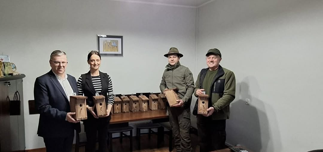 Myśliwi przekazali budki lęgowe
