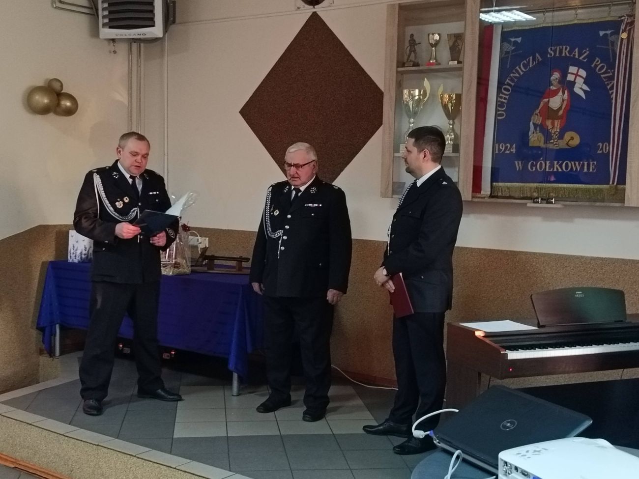 Podziękowali prezesowi Romualdowi Rewesowi