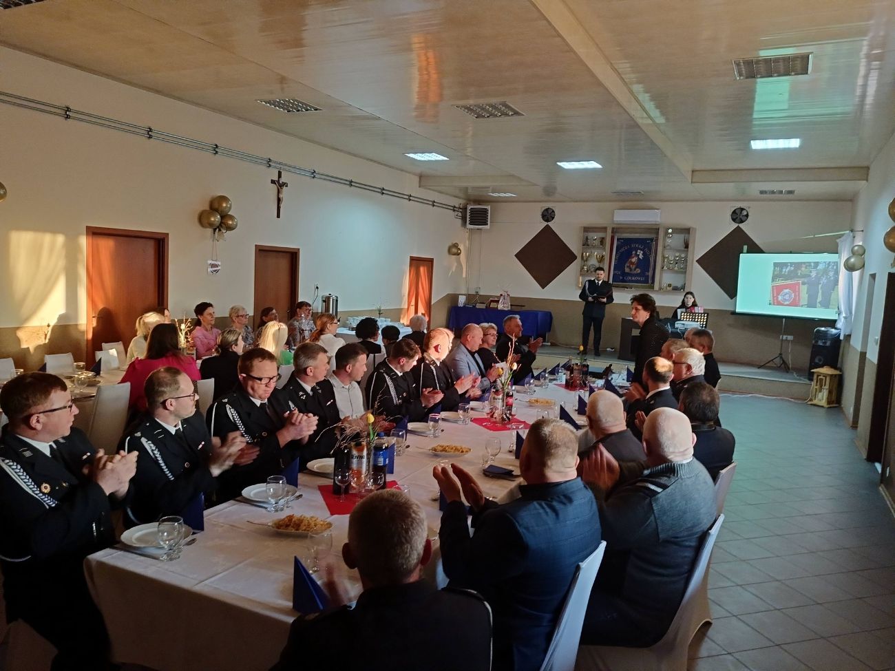 Podziękowali prezesowi Romualdowi Rewesowi