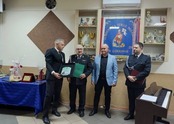 Podziękowali prezesowi Romualdowi Rewesowi