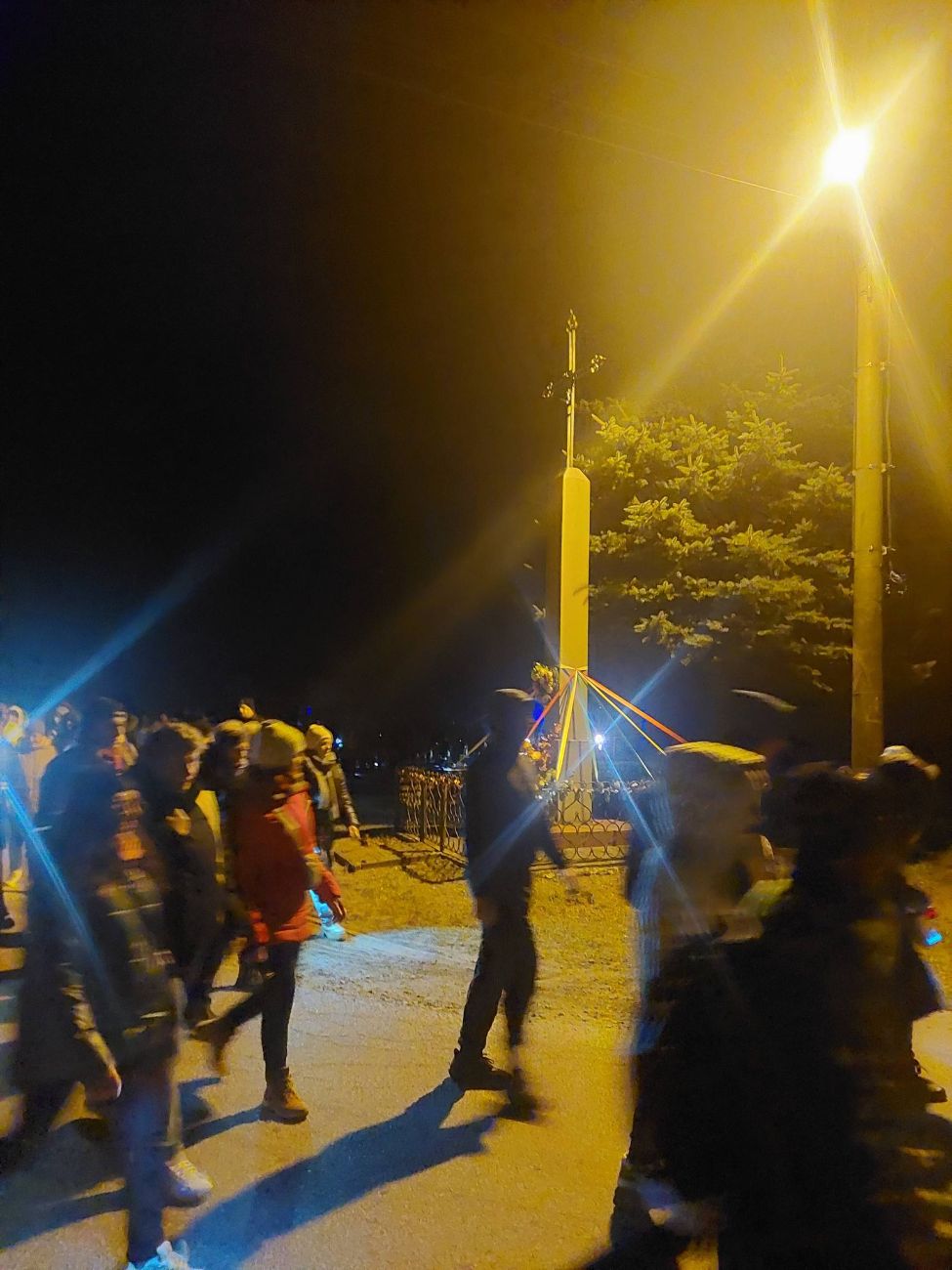 Niezwykła Droga Krzyżowa. Nocą pokonali wiele kilometrów