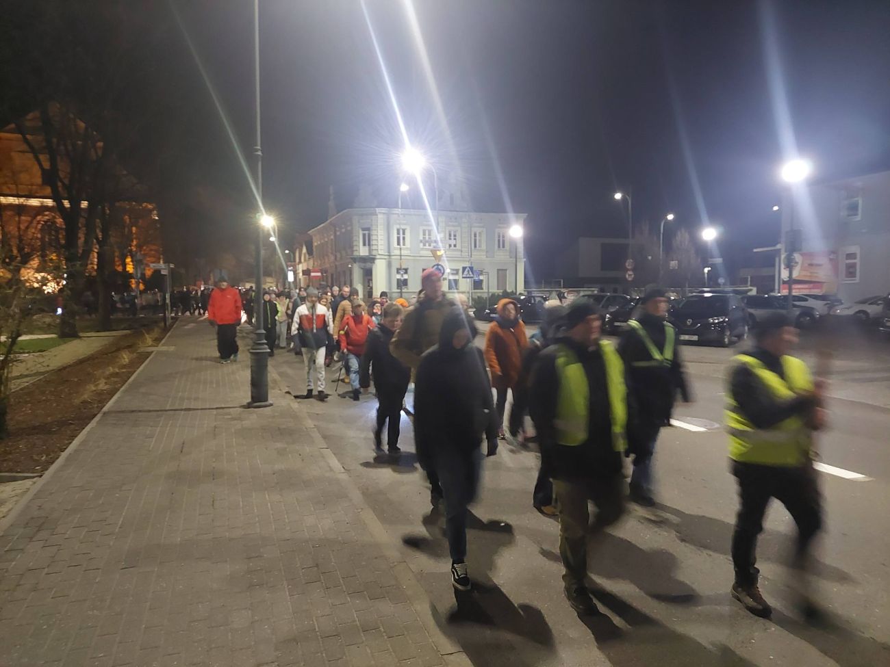 Niezwykła Droga Krzyżowa. Nocą pokonali wiele kilometrów