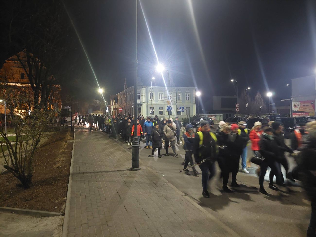 Niezwykła Droga Krzyżowa. Nocą pokonali wiele kilometrów