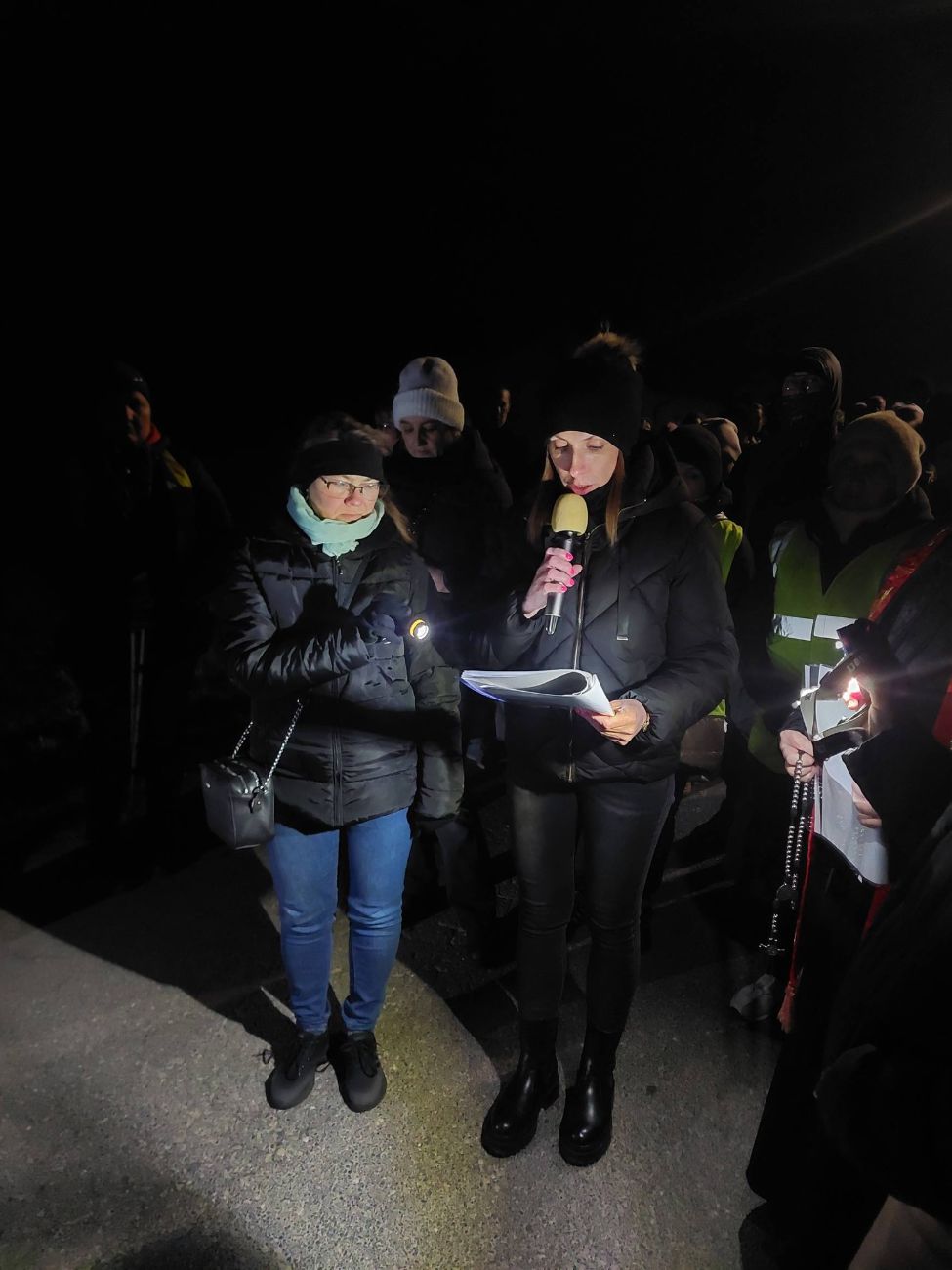 Niezwykła Droga Krzyżowa. Nocą pokonali wiele kilometrów