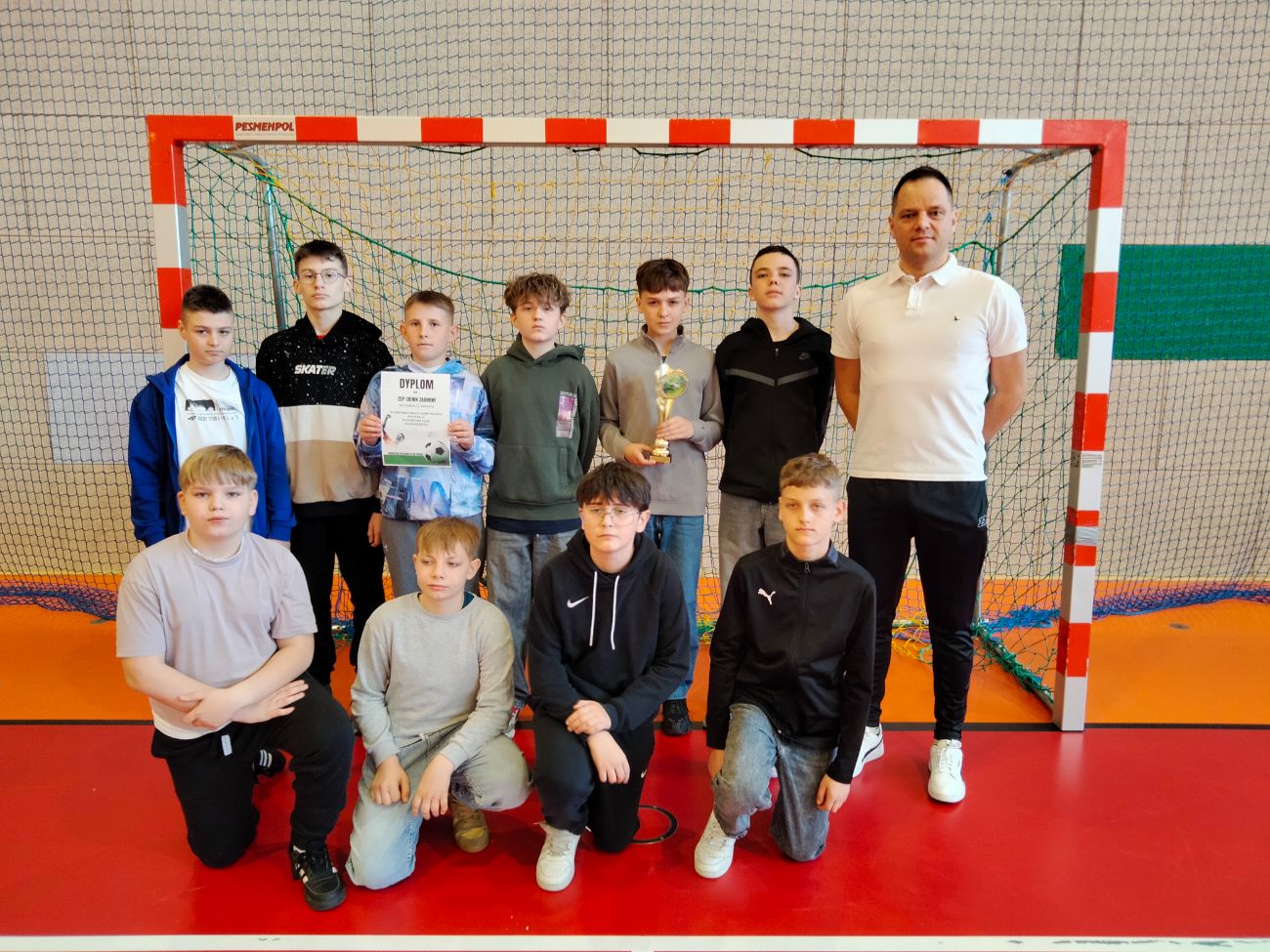 Cienin Kościelny z mistrzostwem