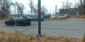 Mocne słowa mieszkańca Słupcy. Chodzi o parking nad jeziorem