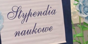 Uczniowie dostaną wyższe stypendia. Znamy kwotę