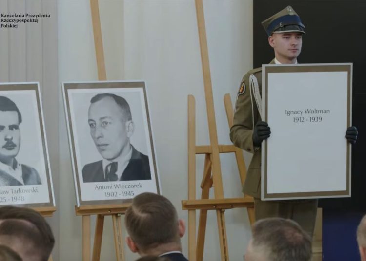 W trakcie pościgu został postrzelony, żandarmi go dobili