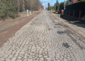 Róża: Mieszkańcy walczą o drogę