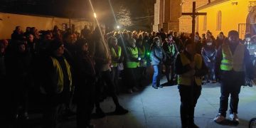 Niezwykła Droga Krzyżowa. Nocą pokonali wiele kilometrów