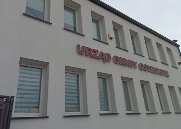 Napisał do Gminy, Ministerstwa i CBA. Chodzi o budowę orlika