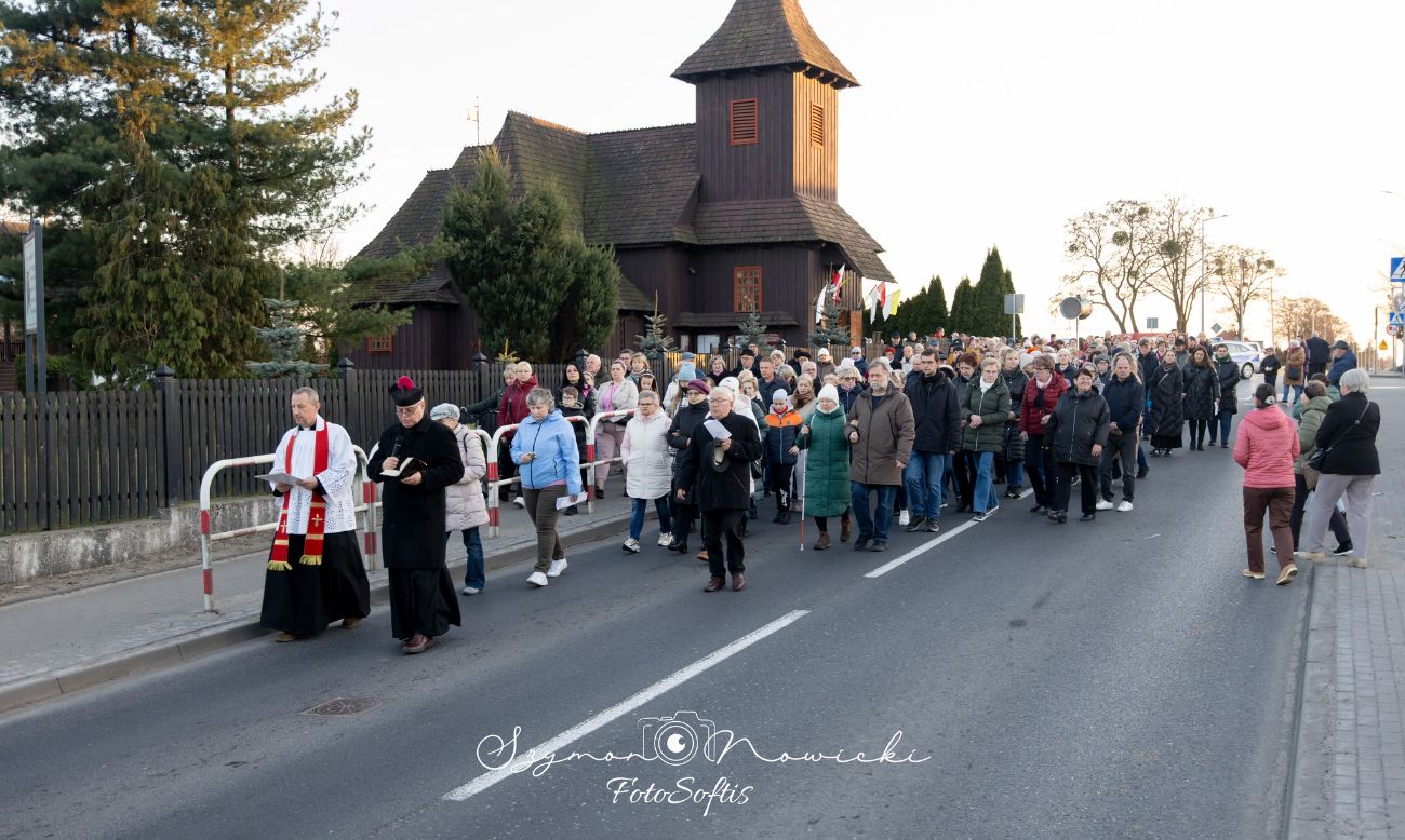 Droga Krzyżowa przeszła ulicami Słupcy. Zobacz zdjęcia