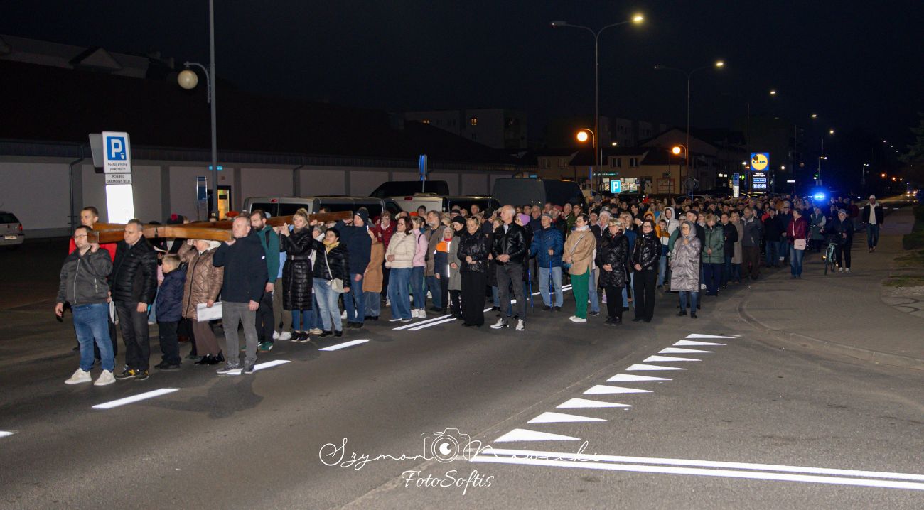 Droga Krzyżowa przeszła ulicami Słupcy. Zobacz zdjęcia