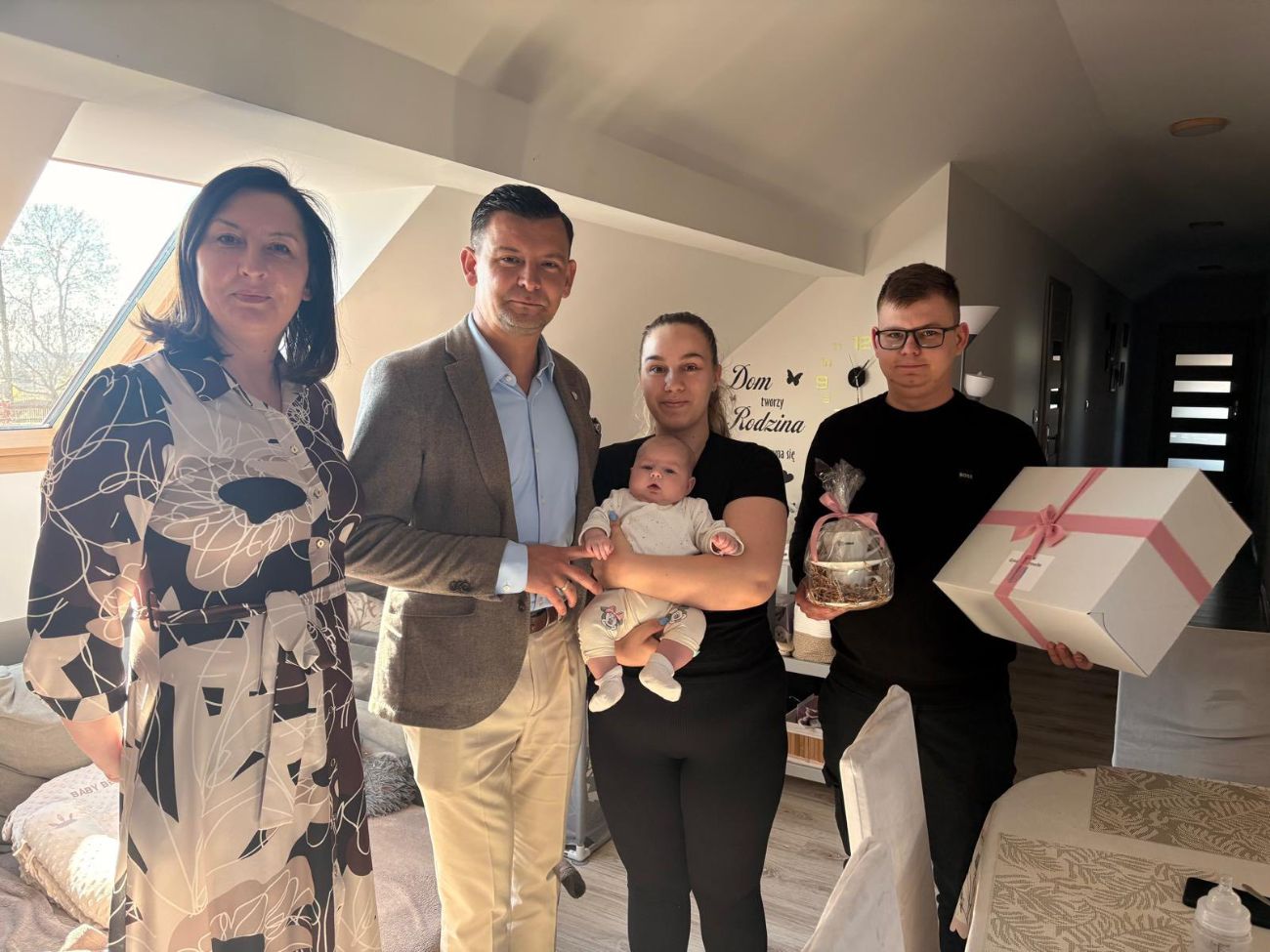 Wójt odwiedził najmłodszych mieszkańców gminy
