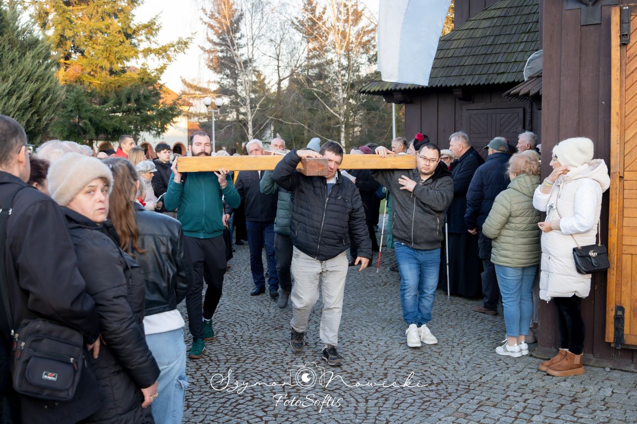 Droga Krzyżowa przeszła ulicami Słupcy. Zobacz zdjęcia