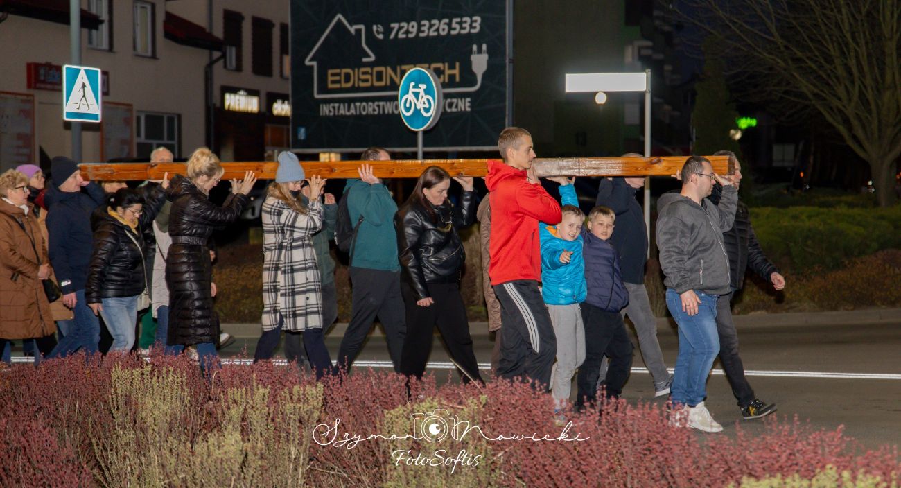 Droga Krzyżowa przeszła ulicami Słupcy. Zobacz zdjęcia