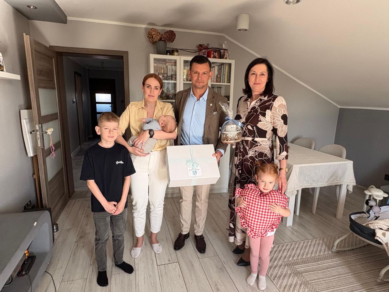 Wójt odwiedził najmłodszych mieszkańców gminy