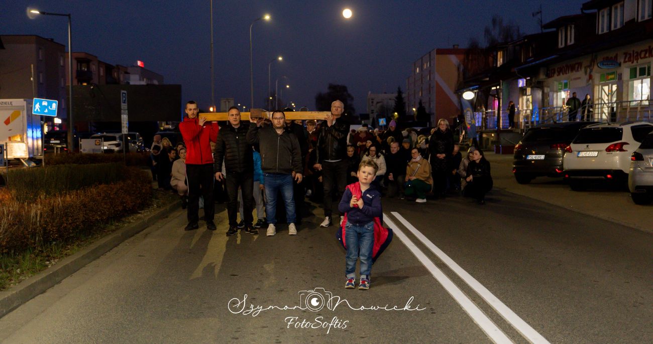 Droga Krzyżowa przeszła ulicami Słupcy. Zobacz zdjęcia