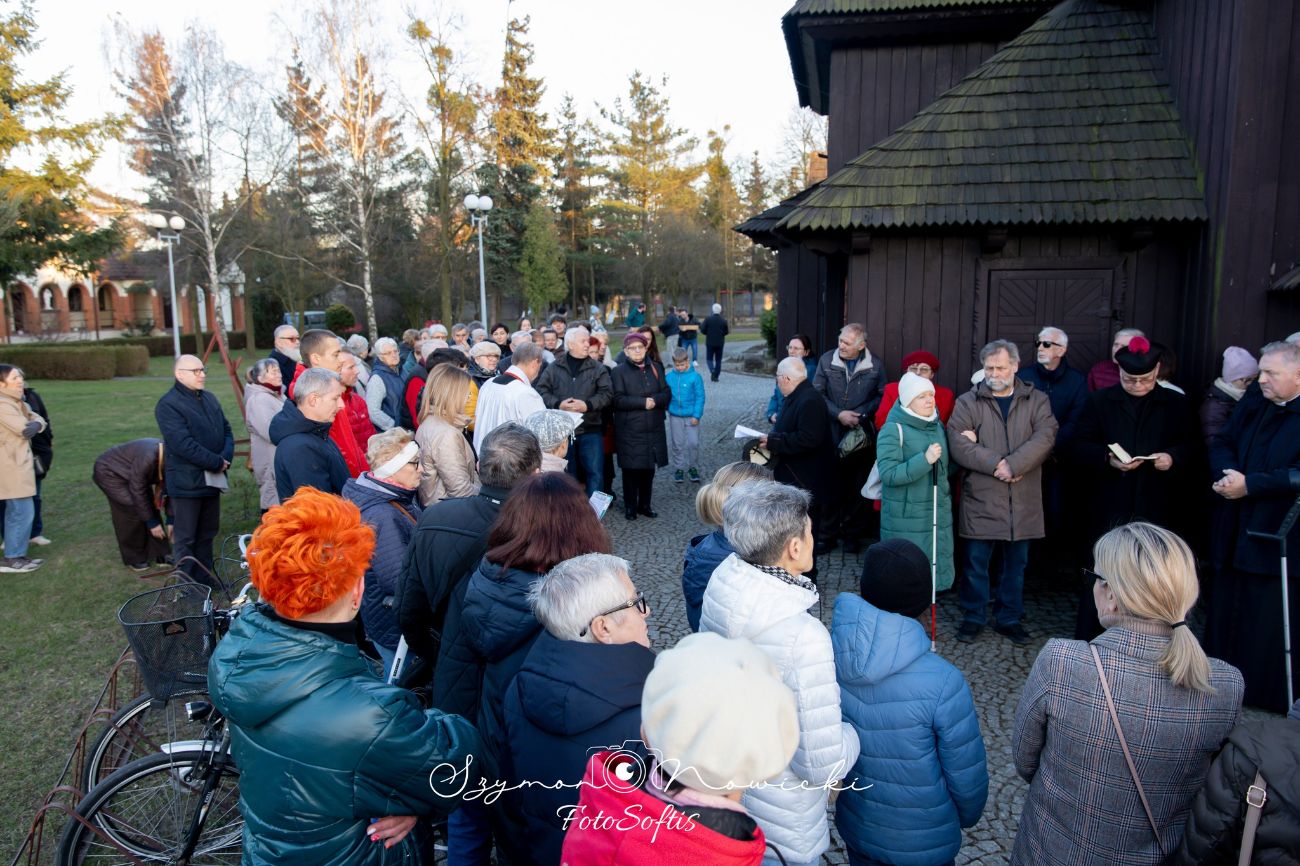 Droga Krzyżowa przeszła ulicami Słupcy. Zobacz zdjęcia