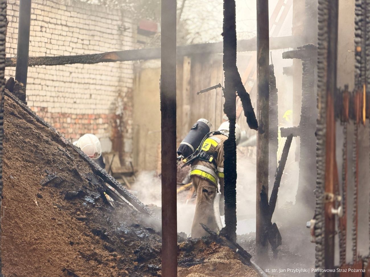 Paliła się stolarnia. 11 zastępów w akcji