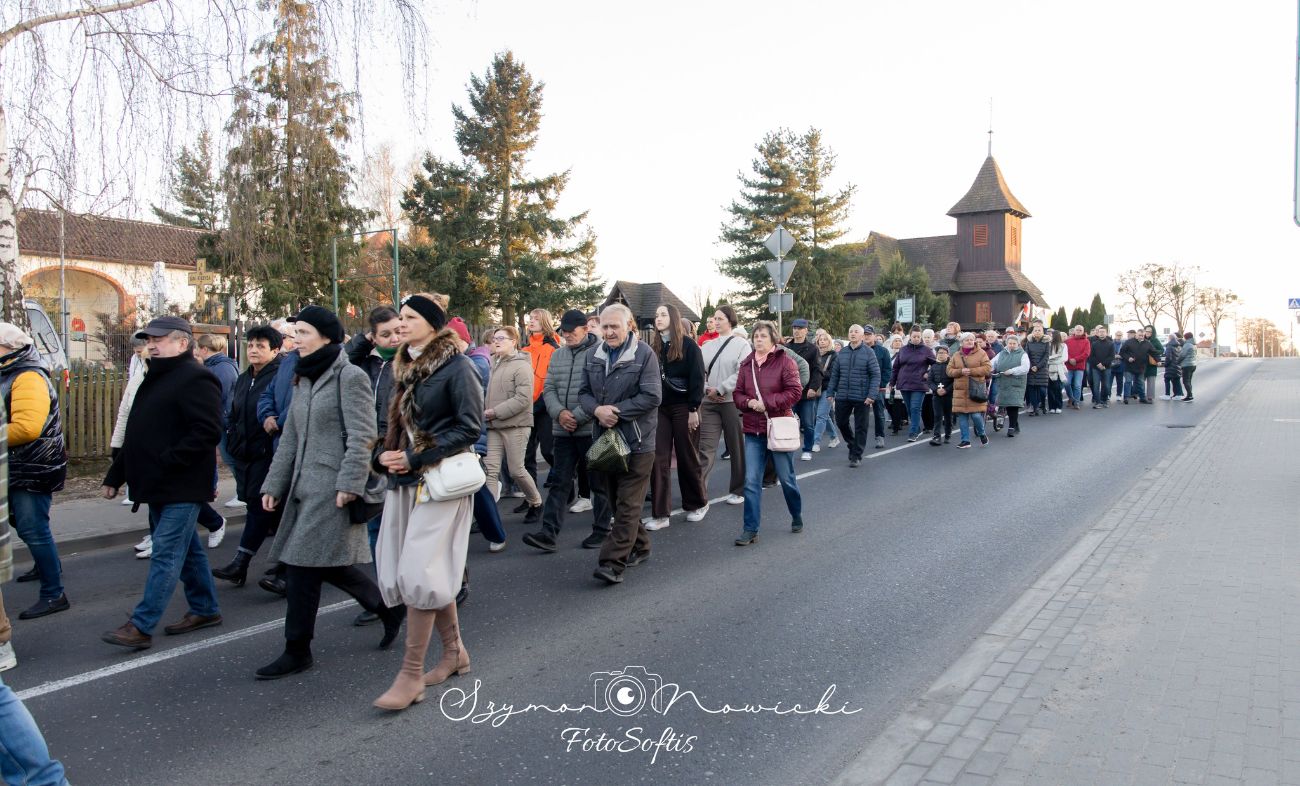 Droga Krzyżowa przeszła ulicami Słupcy. Zobacz zdjęcia
