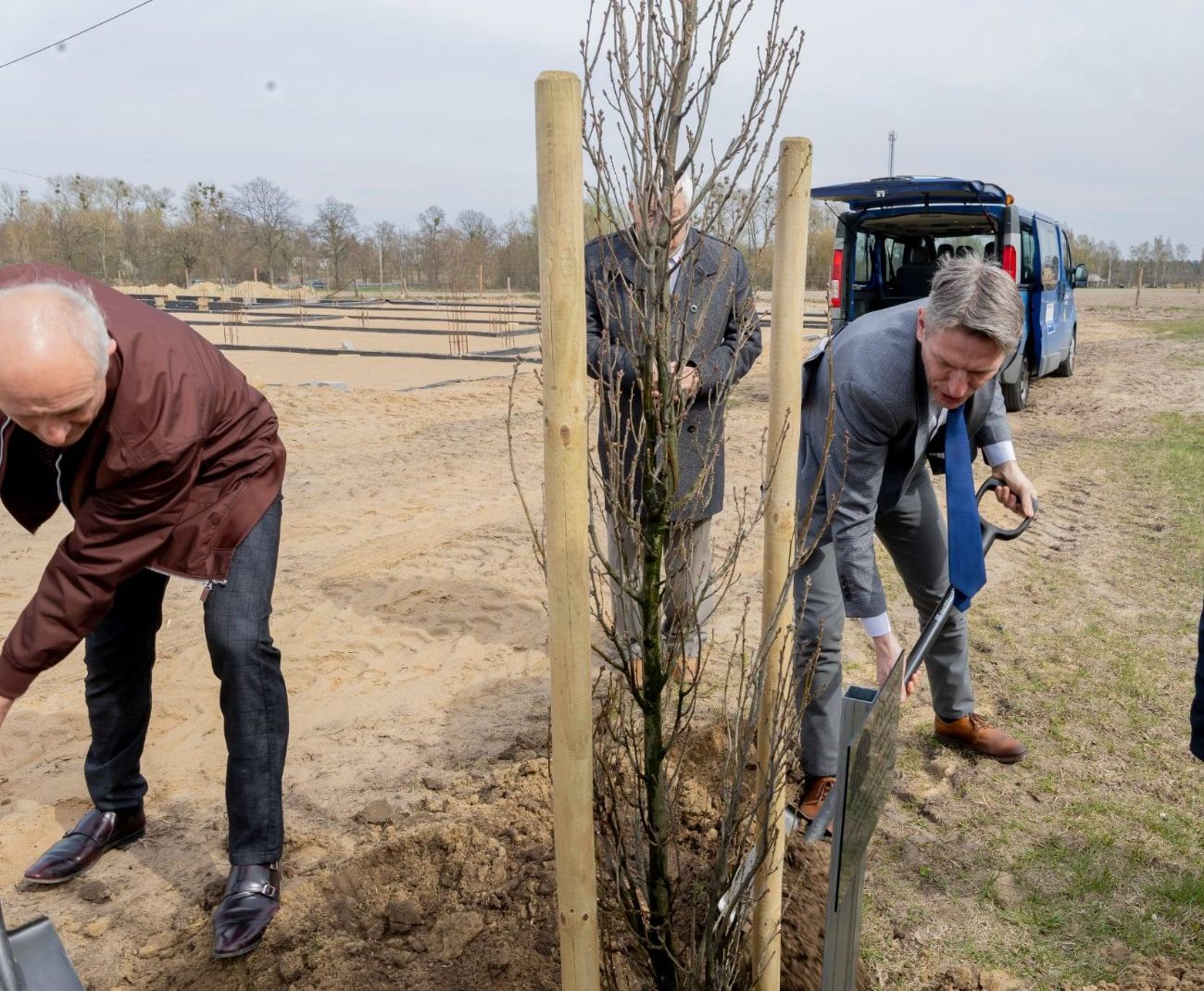 Do kościoła przynieśli… drzewo