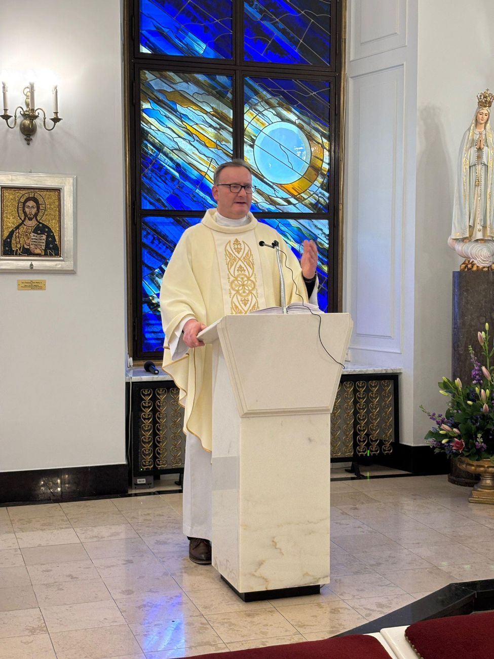 Salezjanie z młodzieżą oratoryjną i parafianami z Lądu w Pałacu Prezydenckim