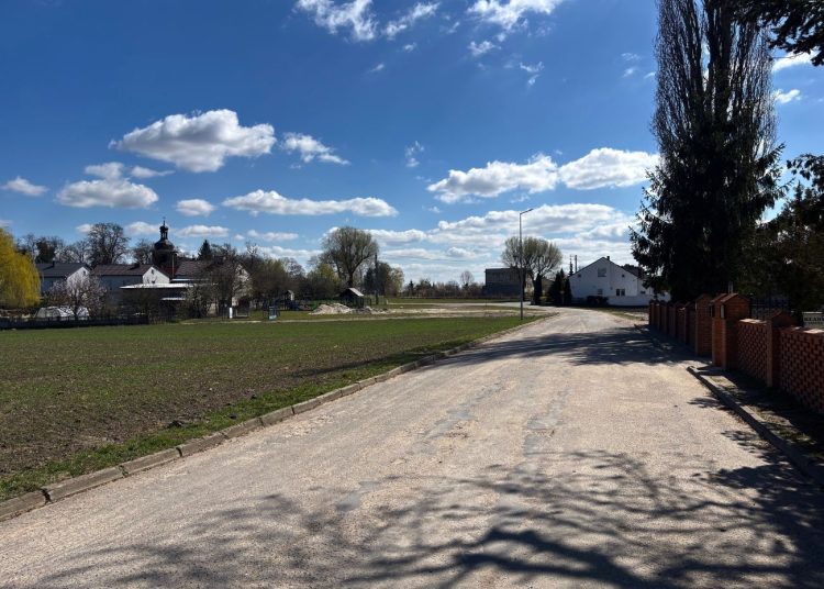 Naprzeciwko cmentarza ma powstać parking