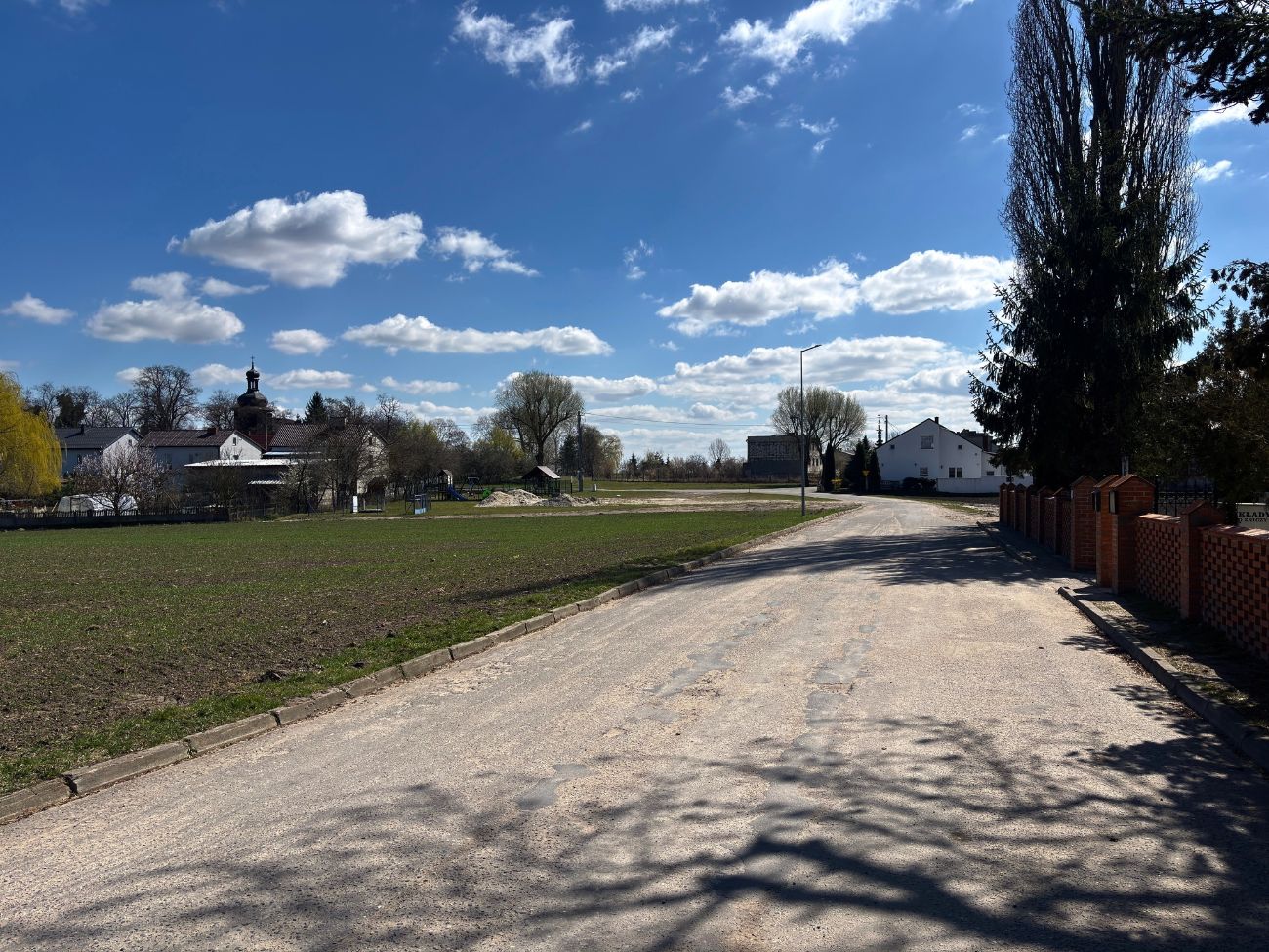 Naprzeciwko cmentarza ma powstać parking