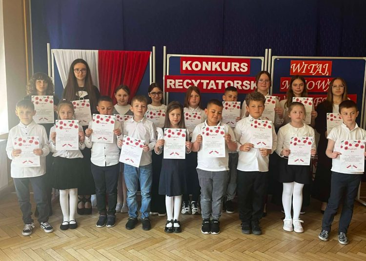 Kotunia – etap szkolny Gminnego Konkursu Recytatorskiego Wierszy o Tematyce Patriotycznej ,,WITAJ, MAJOWA JUTRZENKO”
