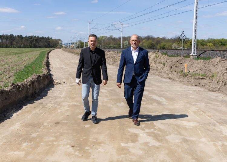 Budują ścieżkę na odcinku Gonice-Wólka