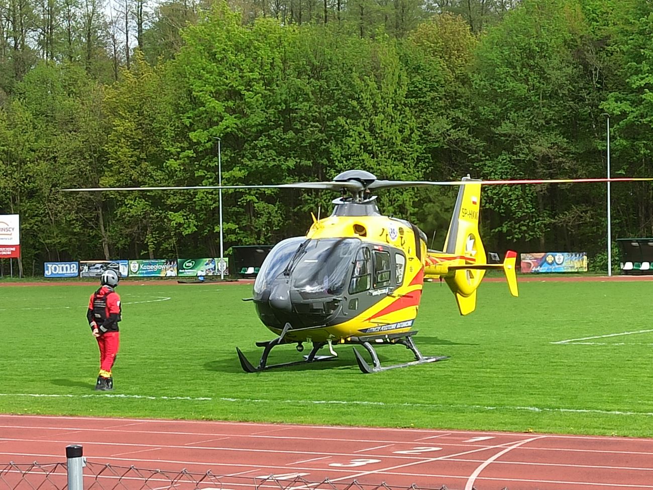 Na słupeckim stadionie lądował helikopter LPR