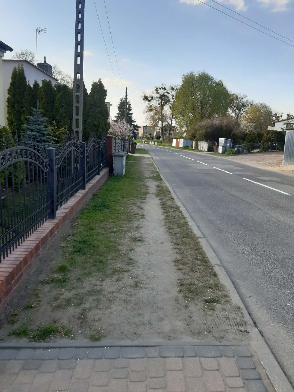 Potrzebny chodnik. Miejscy radni apelują